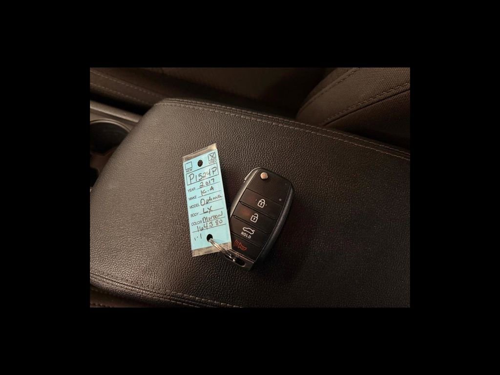 Used 2017 Kia Optima LX FWD image 25