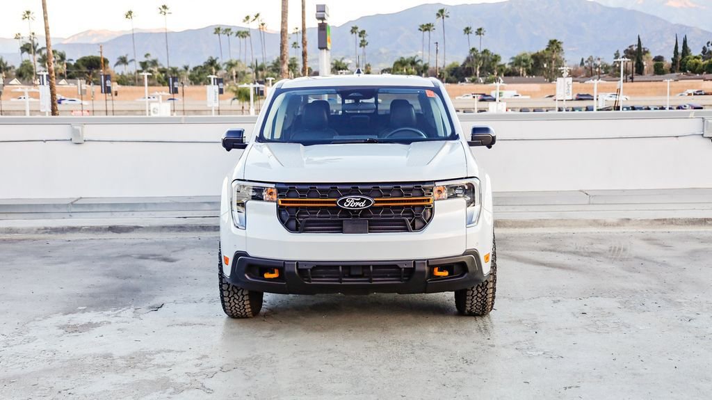 Used 2025 Ford Maverick Tremor image 3