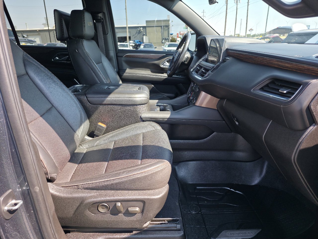 Used 2021 Chevrolet Suburban High Country image 21