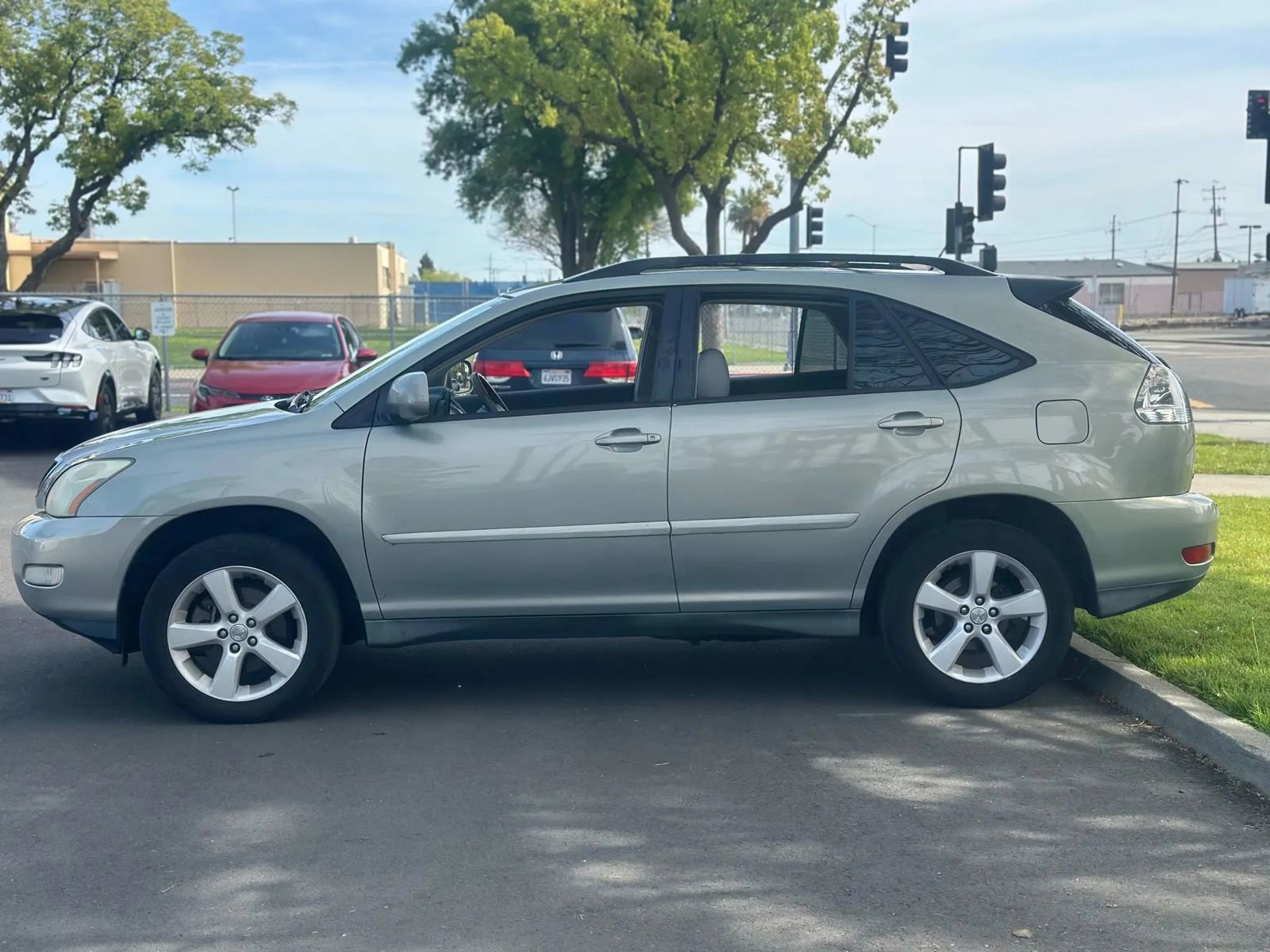 Used 2004 Lexus RX 330 image 4