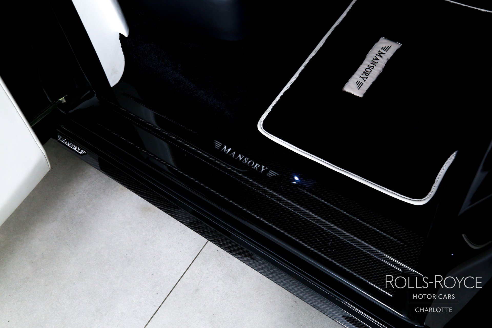 Used 2018 Rolls-Royce Phantom Sedan image 34