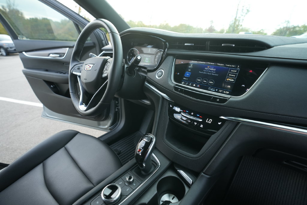 Used 2024 Cadillac XT6 Luxury AWD/4WD image 40