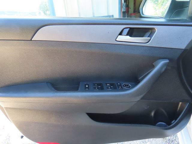 Used 2019 Hyundai Sonata SE FWD image 25