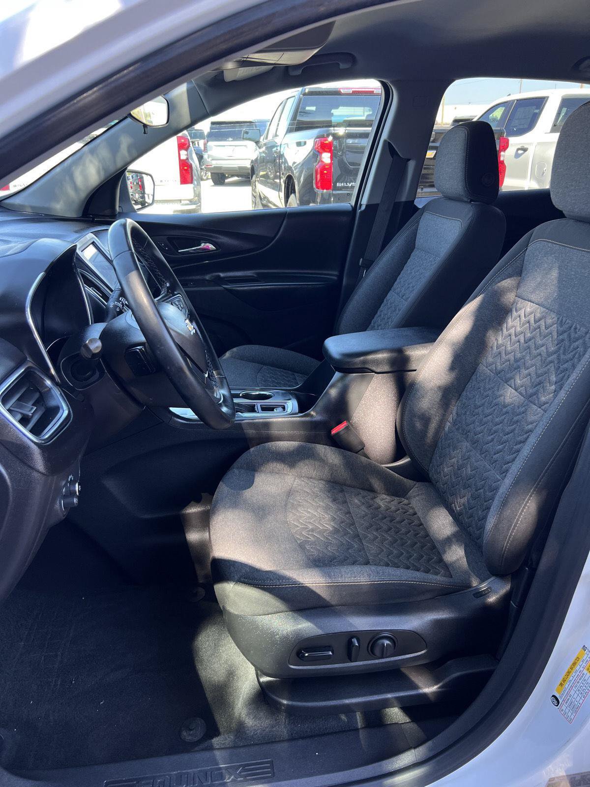 Used 2024 Chevrolet Equinox LT FWD image 16