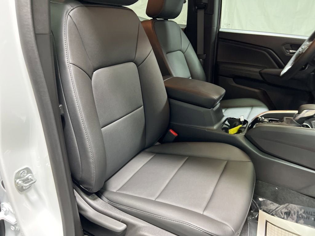 New 2025 Chevrolet Colorado LT w/ LT Convenience Package RWD image 10