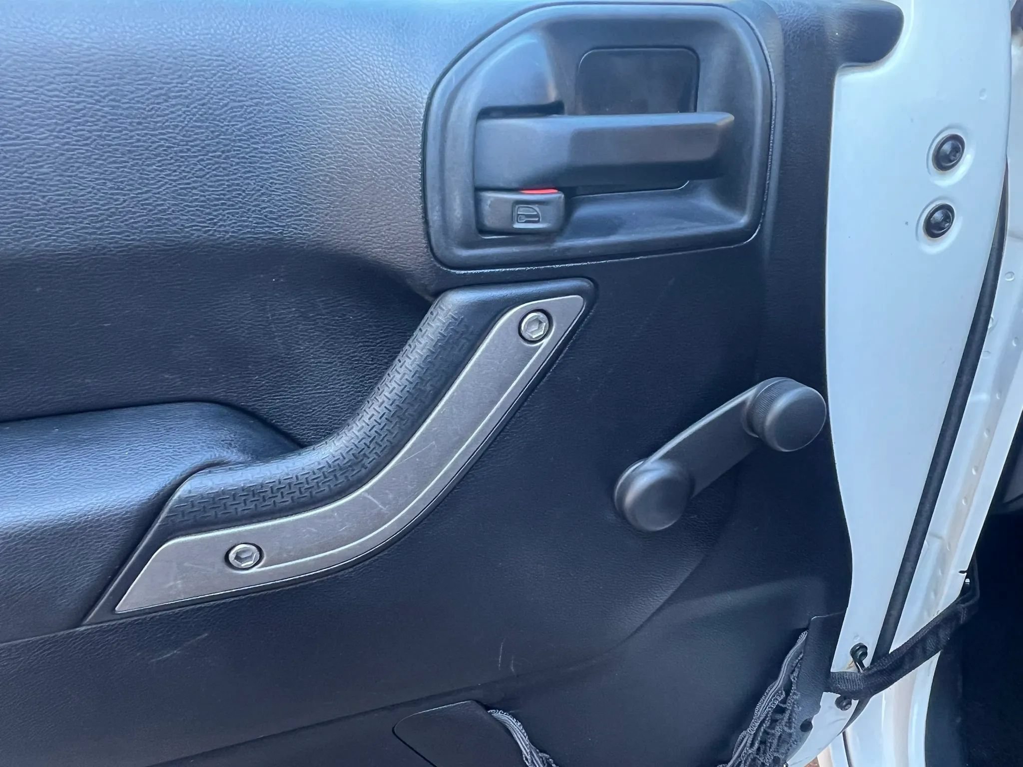 Used 2014 Jeep Wrangler Sport w/ Connectivity Group AWD/4WD image 12