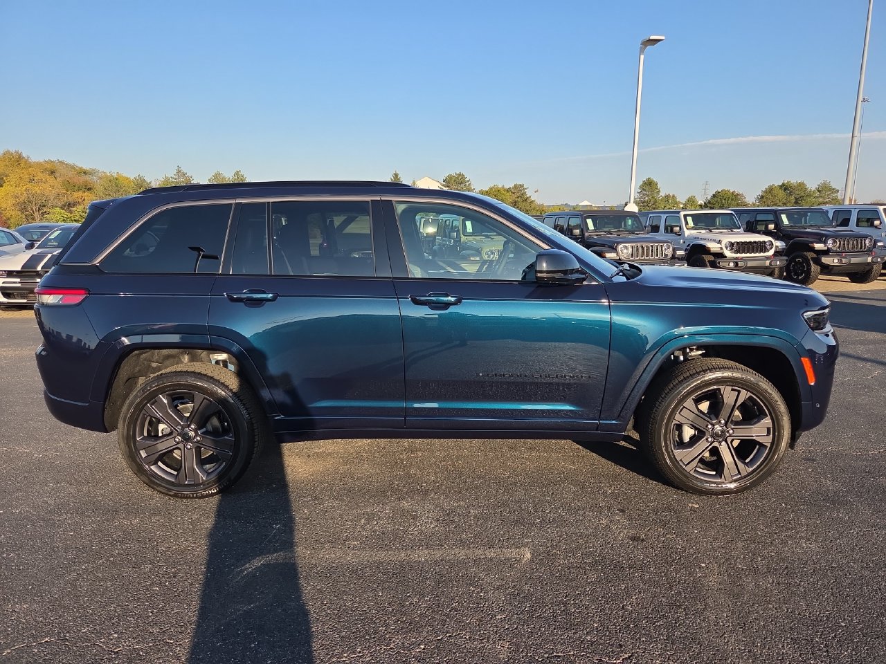 New 2027 Jeep Grand Cherokee Limited AWD/4WD image 32