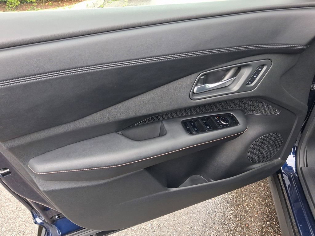 Certified 2023 Nissan Ariya FWD image 15