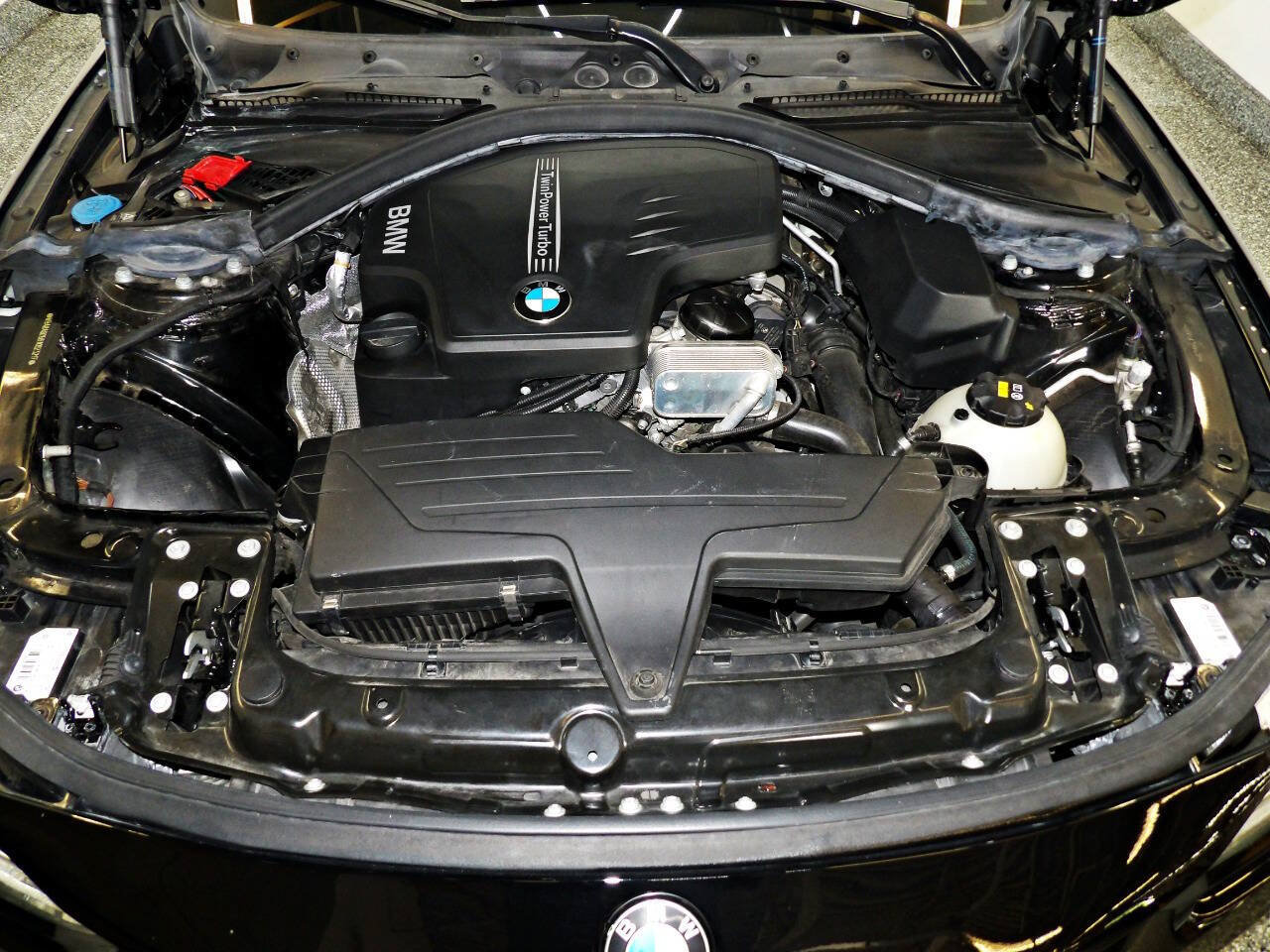 Used 2018 BMW 320i Sedan RWD image 22