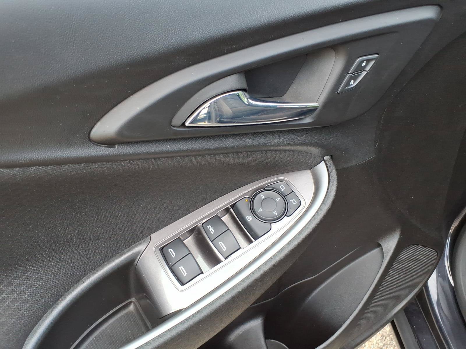 Used 2023 Chevrolet Malibu LT FWD image 12