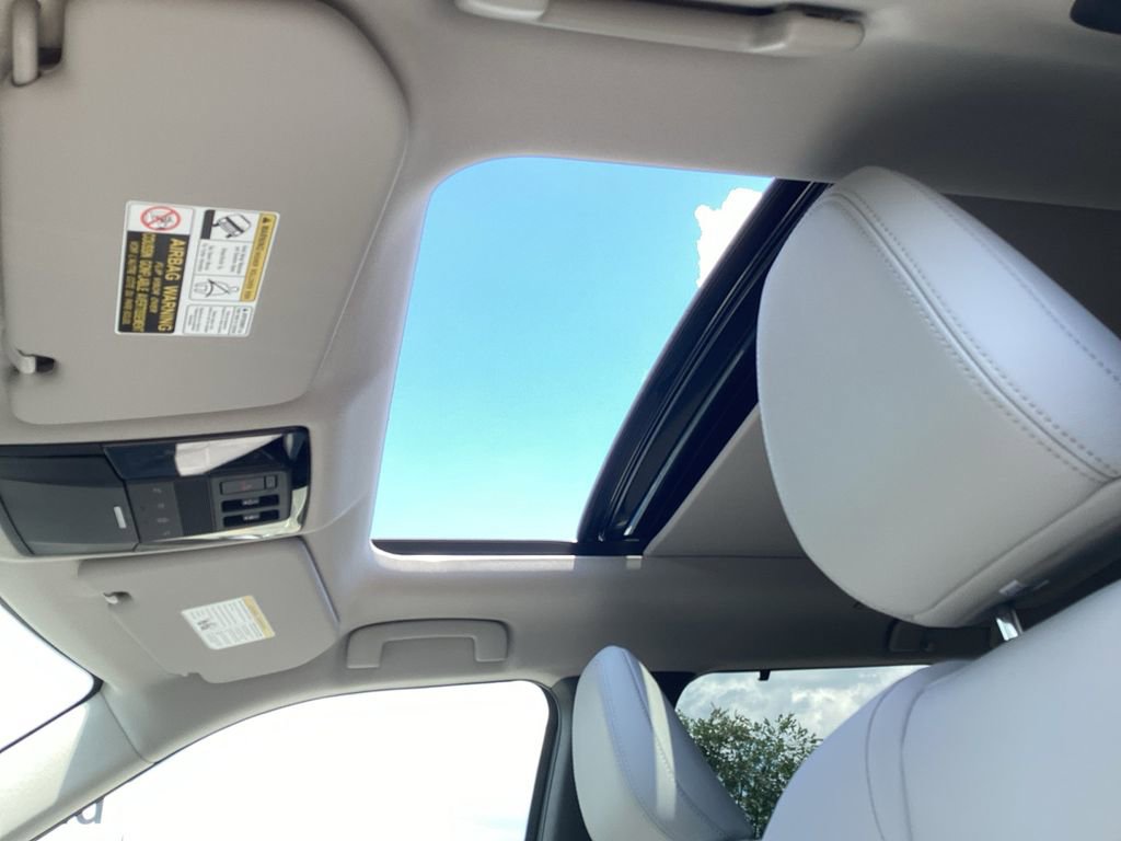 New 2025 Mitsubishi Outlander SEL image 17