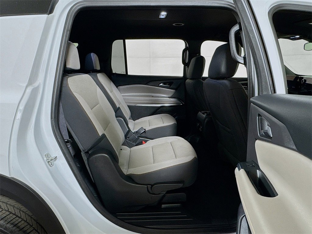 Certified 2025 Chevrolet Traverse LT image 26