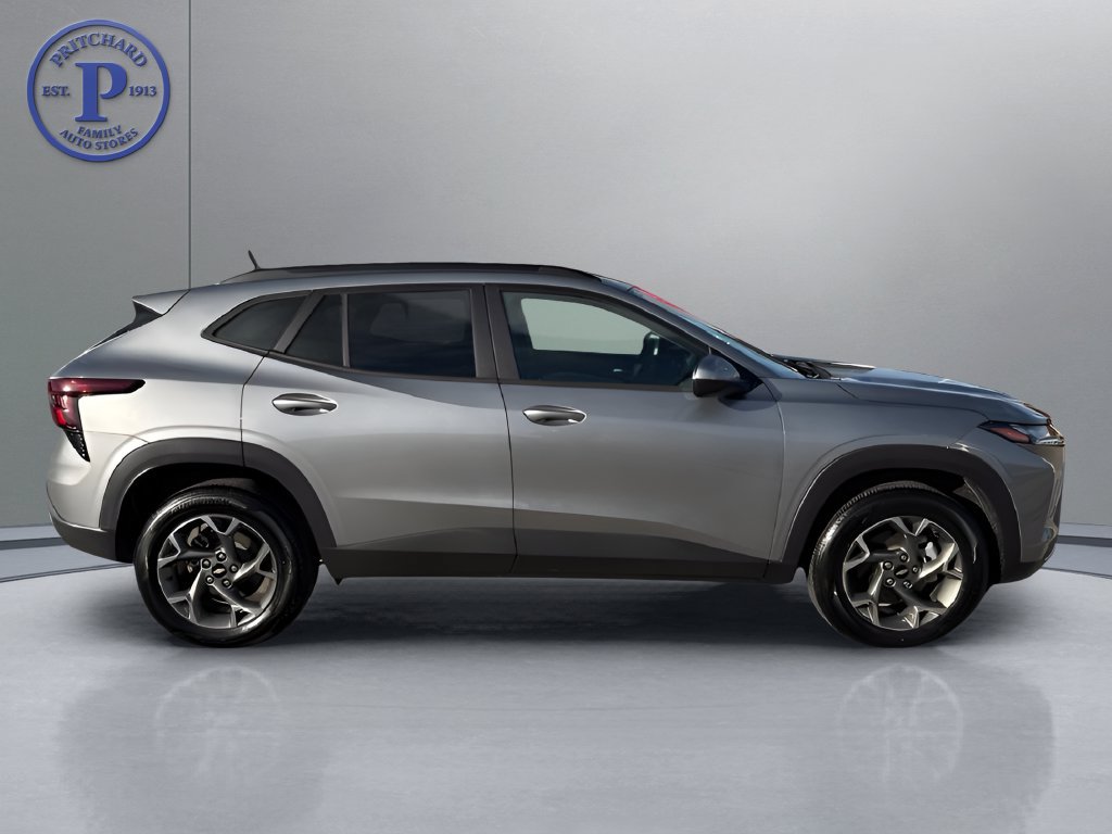 Used 2026 Chevrolet Trax LT FWD image 7
