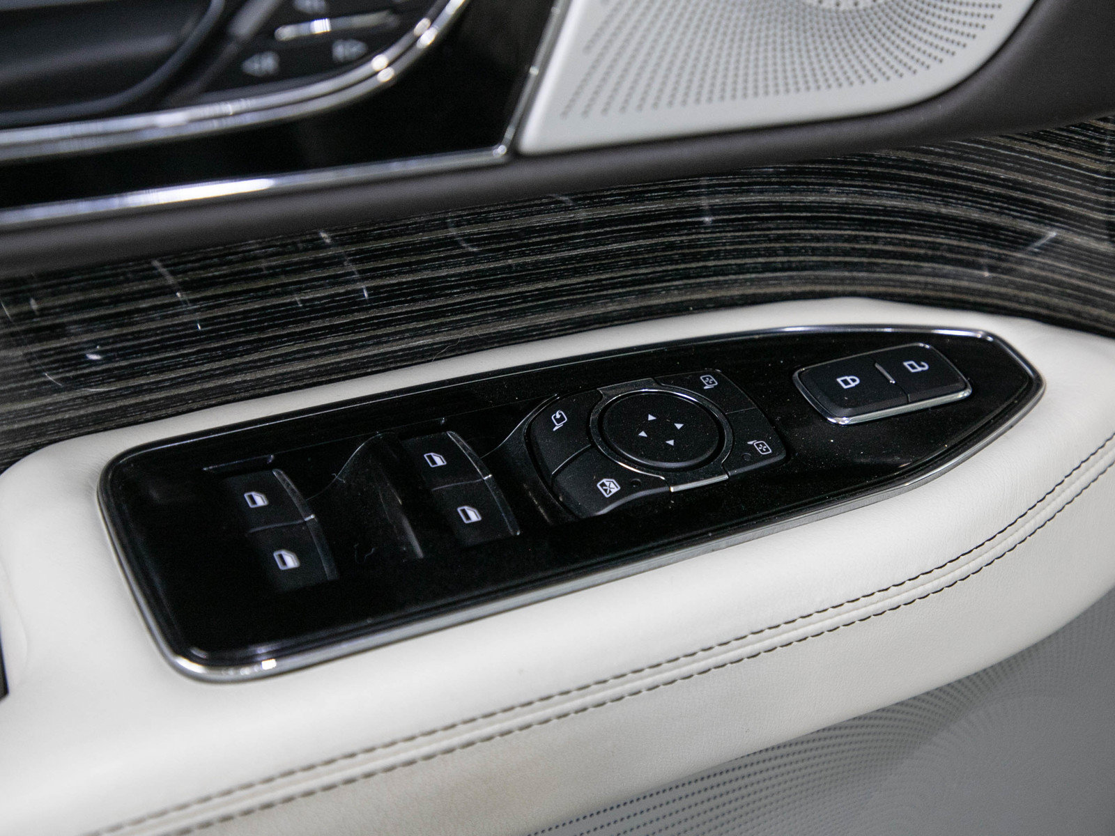 Used 2022 Lincoln Navigator L Black Label AWD/4WD image 25
