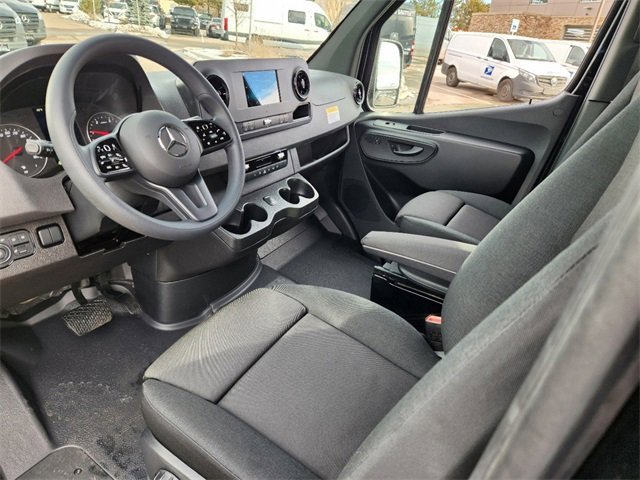 Used 2024 Mercedes-Benz Sprinter 2500 image 6