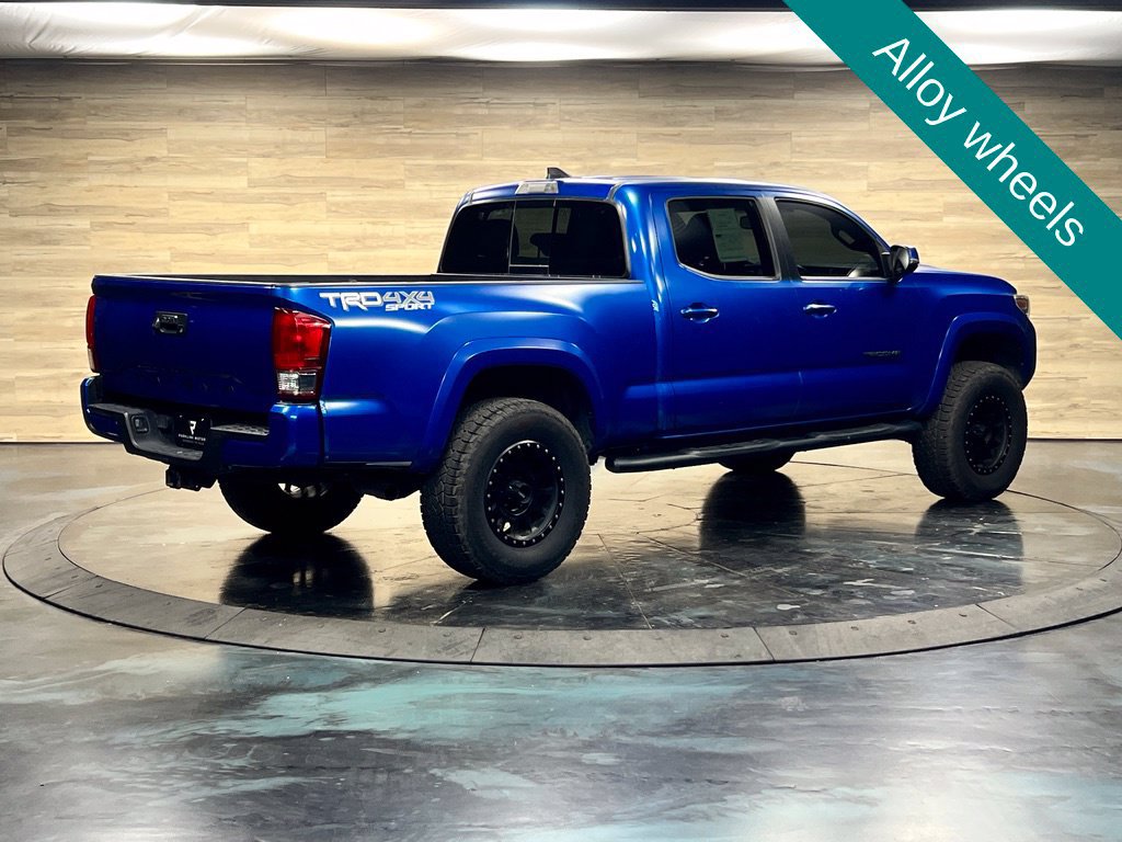 Used 2017 Toyota Tacoma TRD Sport AWD/4WD image 12