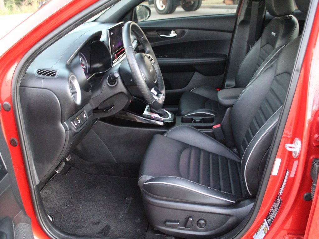 Used 2022 Kia Forte GT-Line w/ GT-Line Premium Package image 4