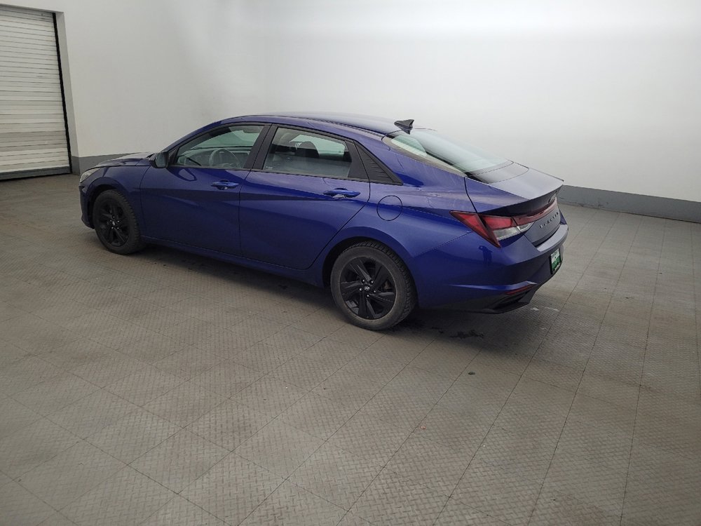 Used 2022 Hyundai Elantra SEL w/ Convenience Package FWD image 3