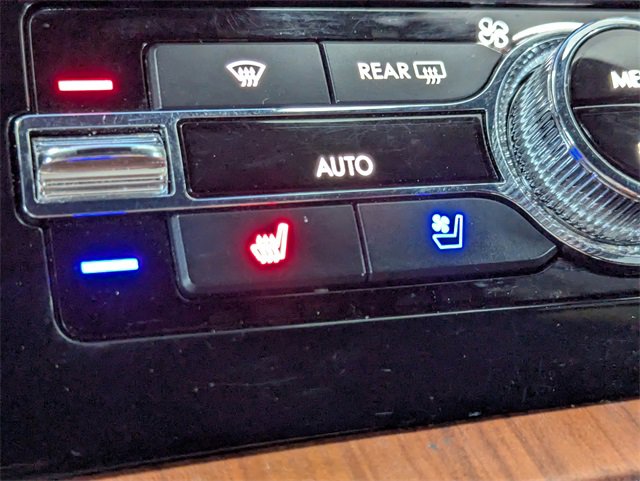 Used 2020 Lincoln Navigator Reserve w/ Equipment Group 208A Reserve image 19