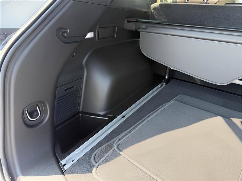 Used 2020 Chevrolet Blazer Premier w/ Driver Confidence II Package FWD image 40