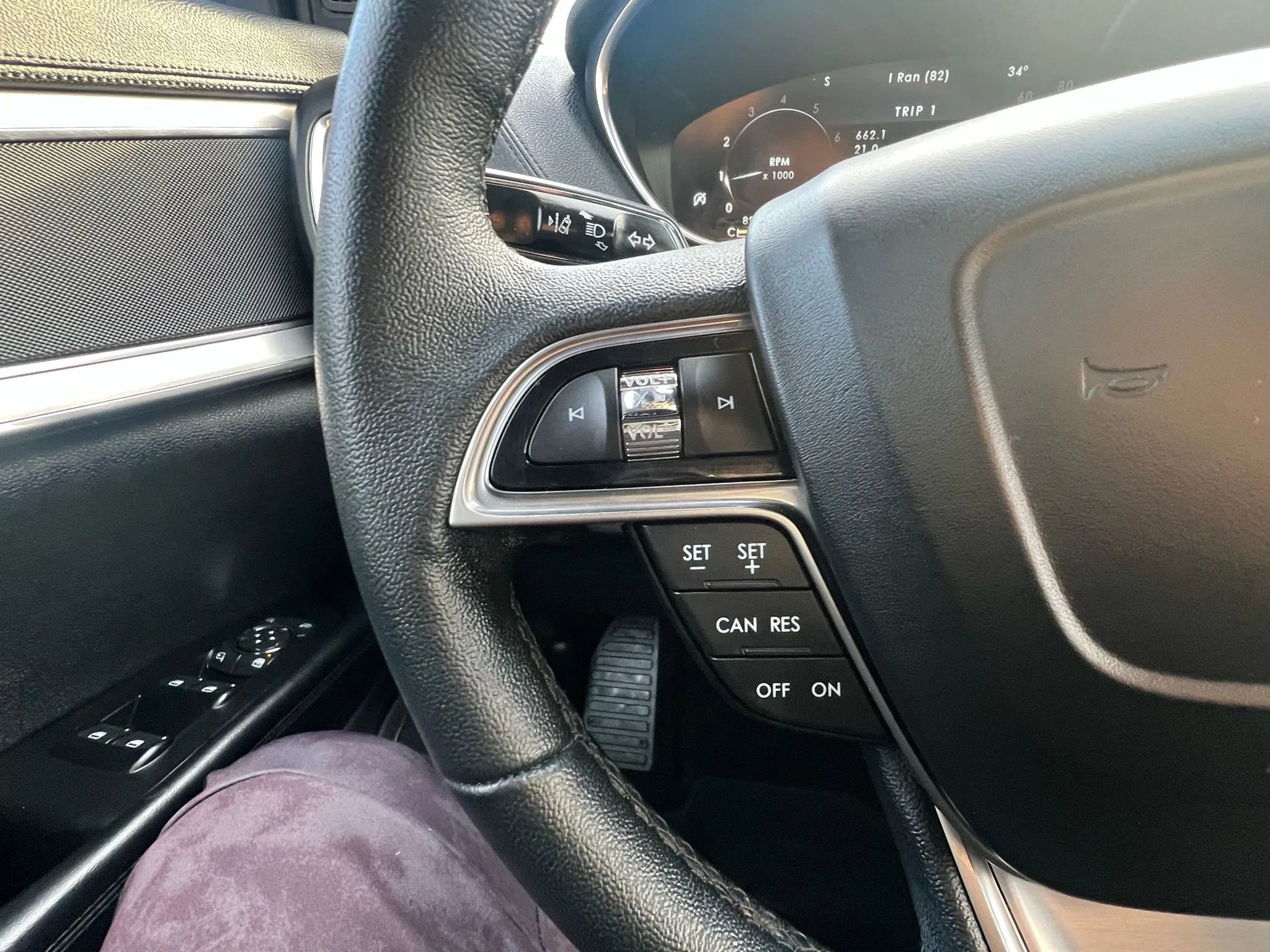 Used 2019 Lincoln Nautilus Premier AWD/4WD image 15