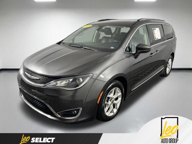 Used 2018 Chrysler Pacifica Touring-L Plus w/ Tire & Wheel Group FWD video 1