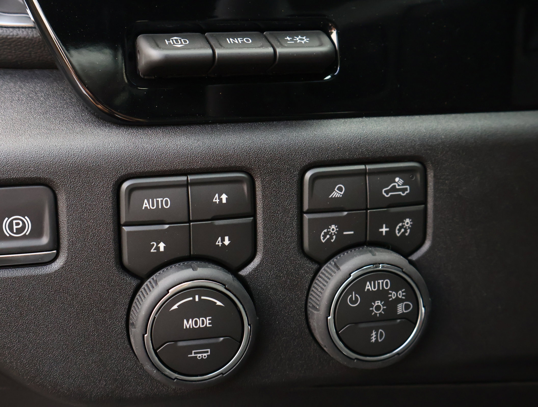 New 2026 Chevrolet Silverado 2500 LTZ w/ LTZ Convenience Package AWD/4WD image 13