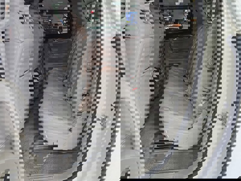 Used 2010 Saturn Outlook XR image 12