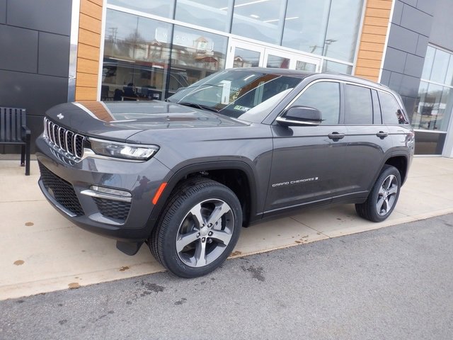 New 2025 Jeep Grand Cherokee Limited w/ Trailer Tow Package image 1