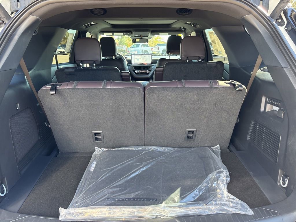 New 2026 Ford Explorer Platinum RWD image 9