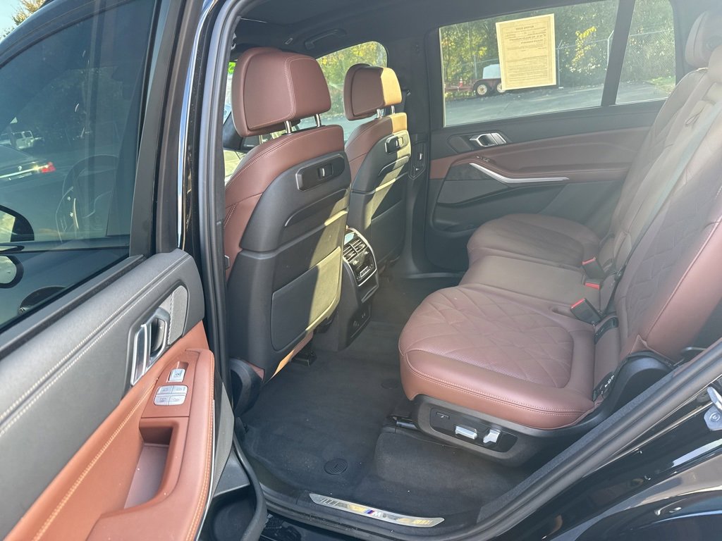 Used 2023 BMW X7 xDrive40i w/ M Sport Package image 16