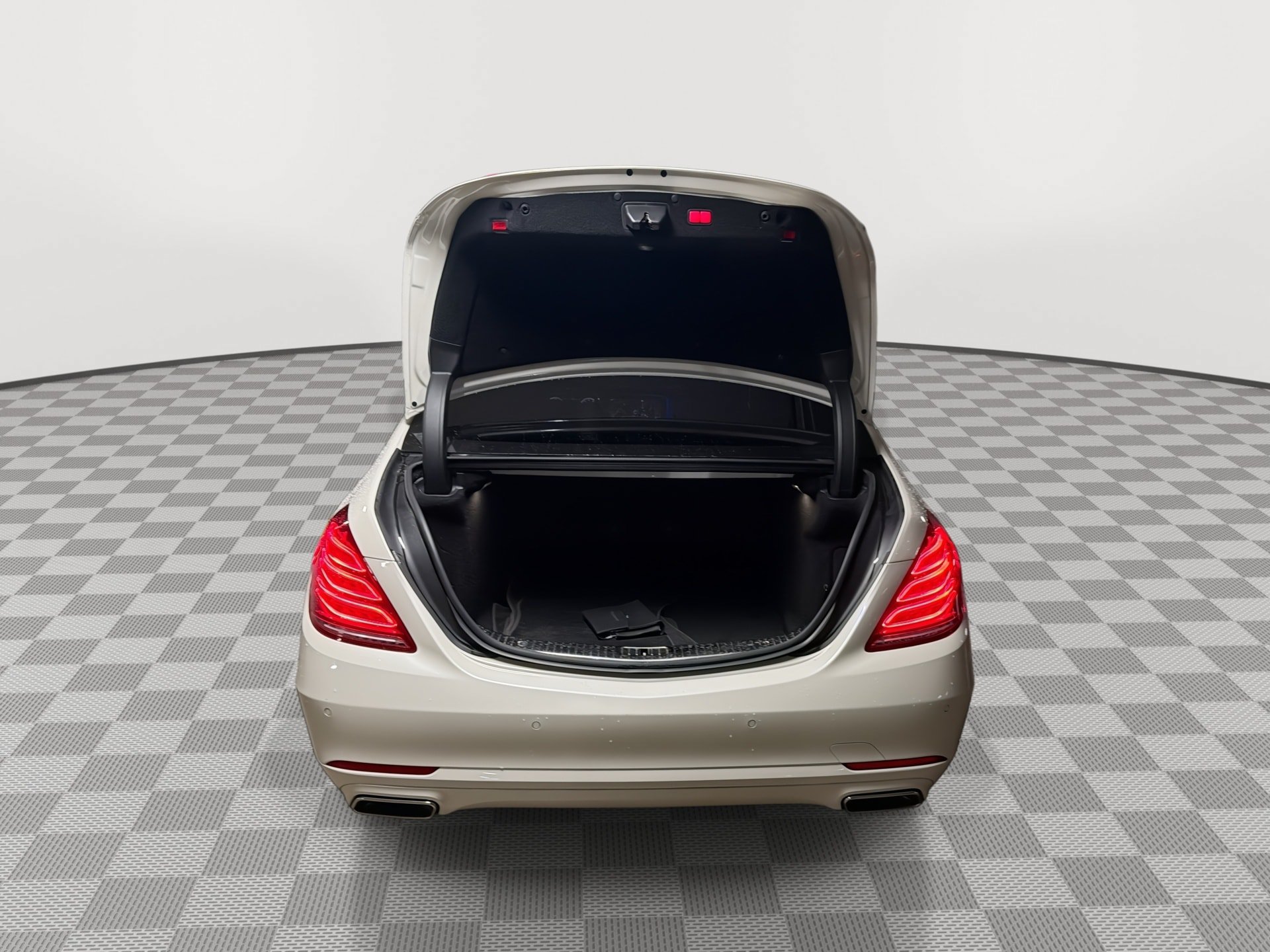 Used 2016 Mercedes-Benz S 550 4MATIC Sedan image 21