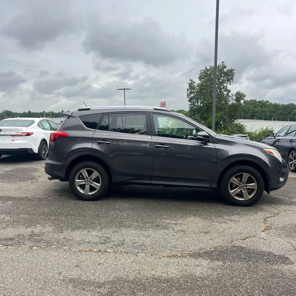 Used 2015 Toyota RAV4 XLE AWD/4WD image 10