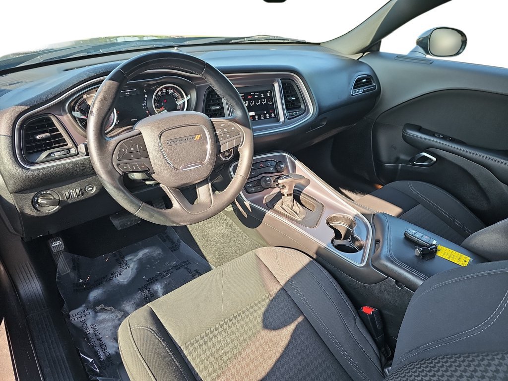 Used 2019 Dodge Challenger SXT RWD image 13