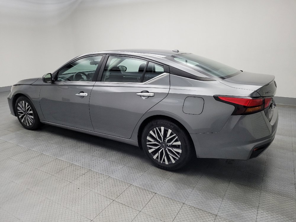 Used 2023 Nissan Altima 2.5 SV image 3