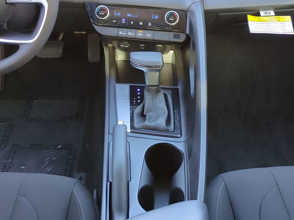 Used 2023 Hyundai Elantra SEL image 17
