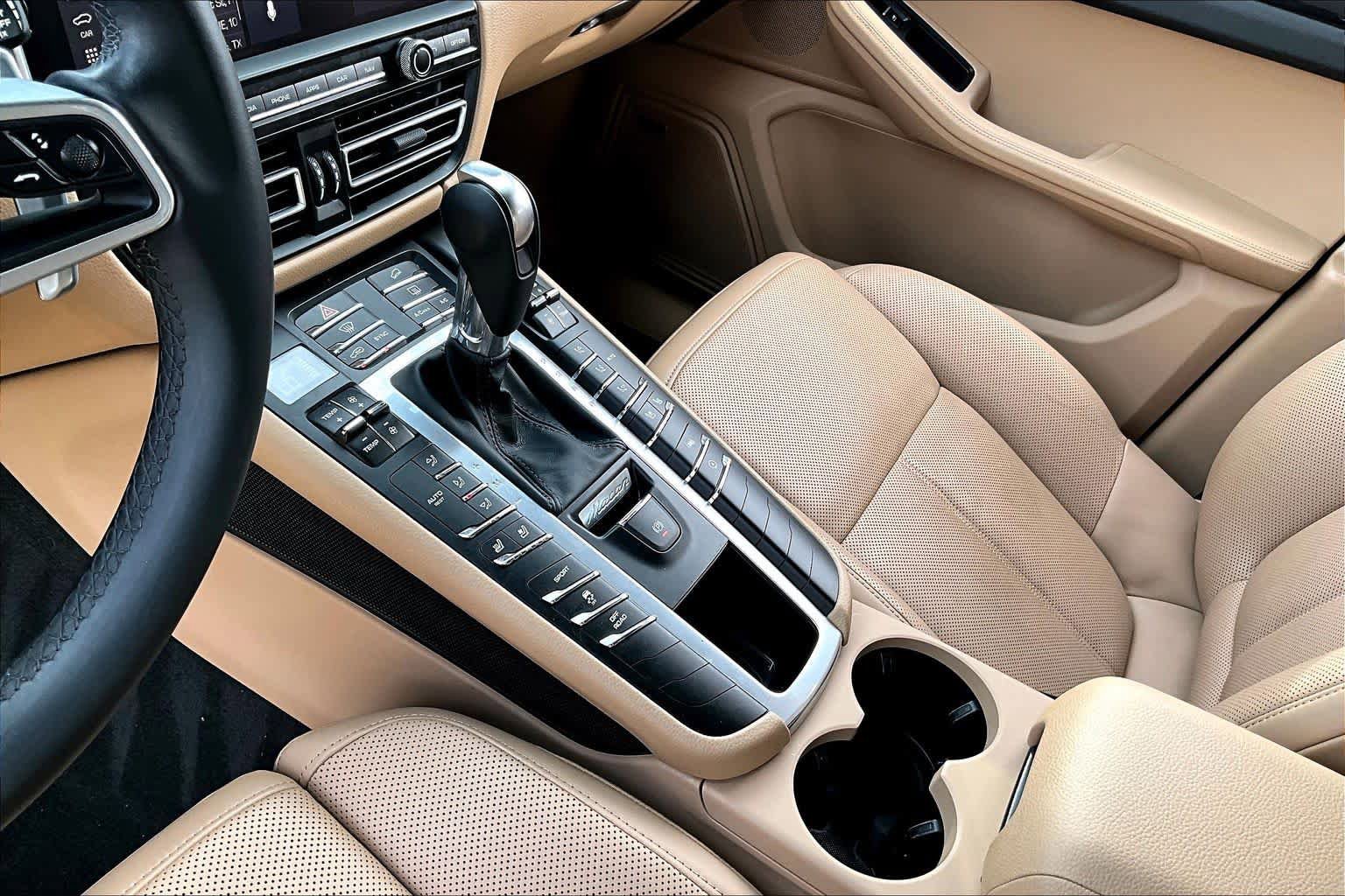Used 2021 Porsche Macan AWD/4WD image 14