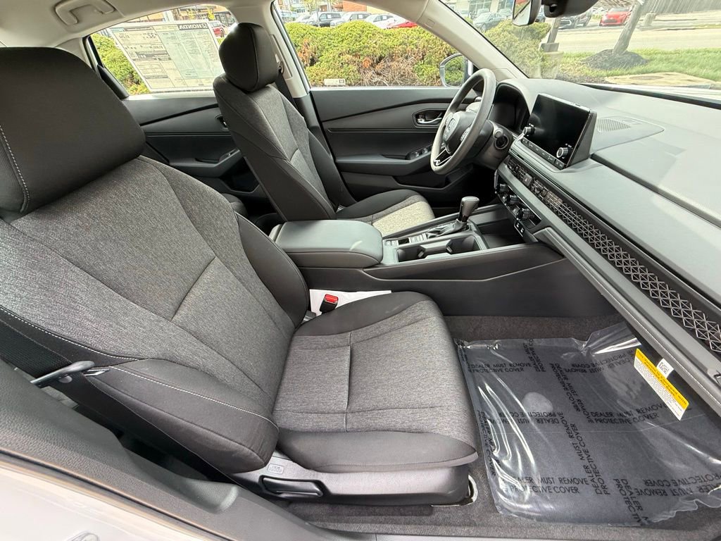 Used 2025 Honda Accord LX image 41