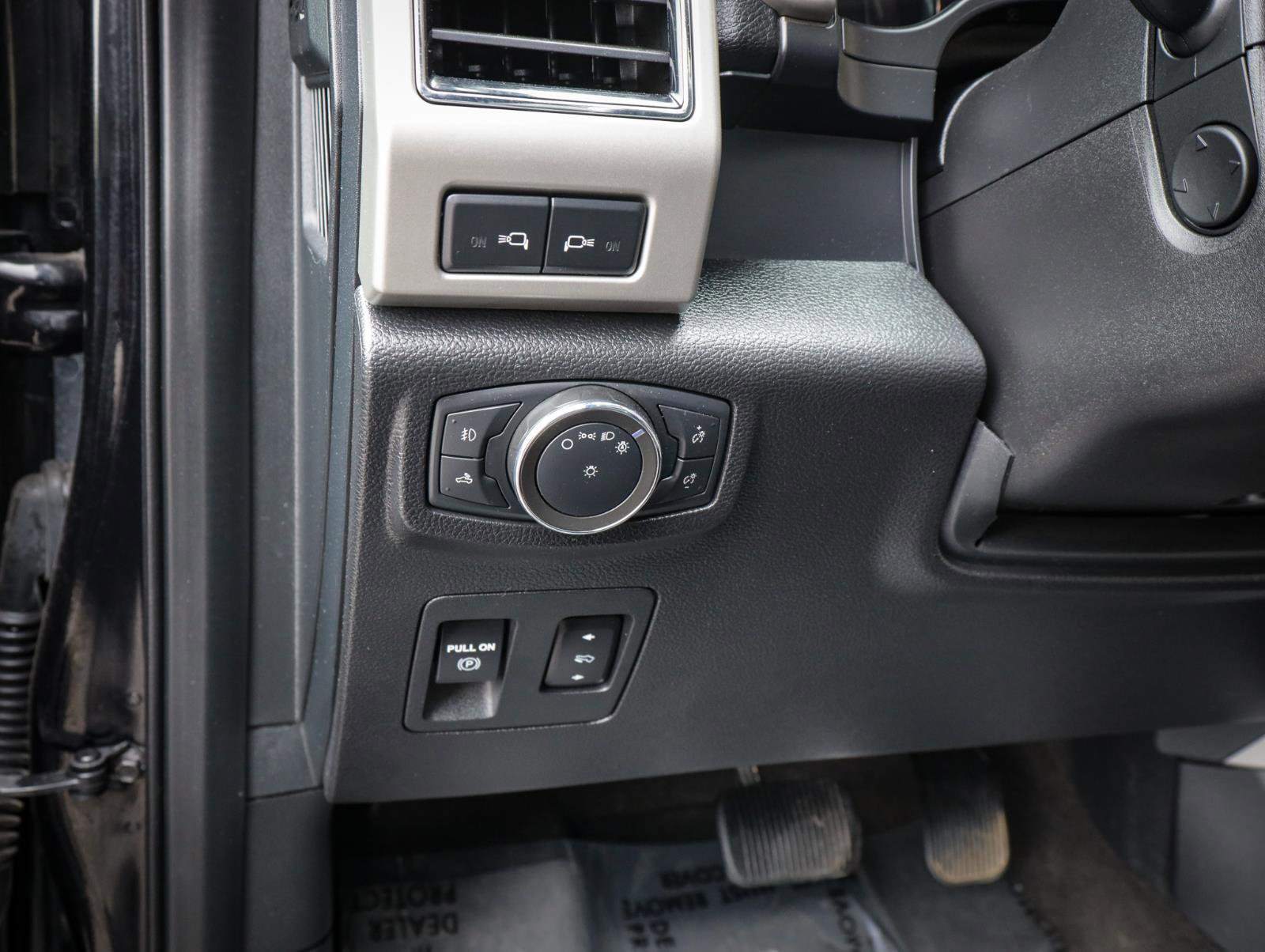 Used 2020 Ford F150 Lariat w/ Equipment Group 502A Luxury AWD/4WD image 23