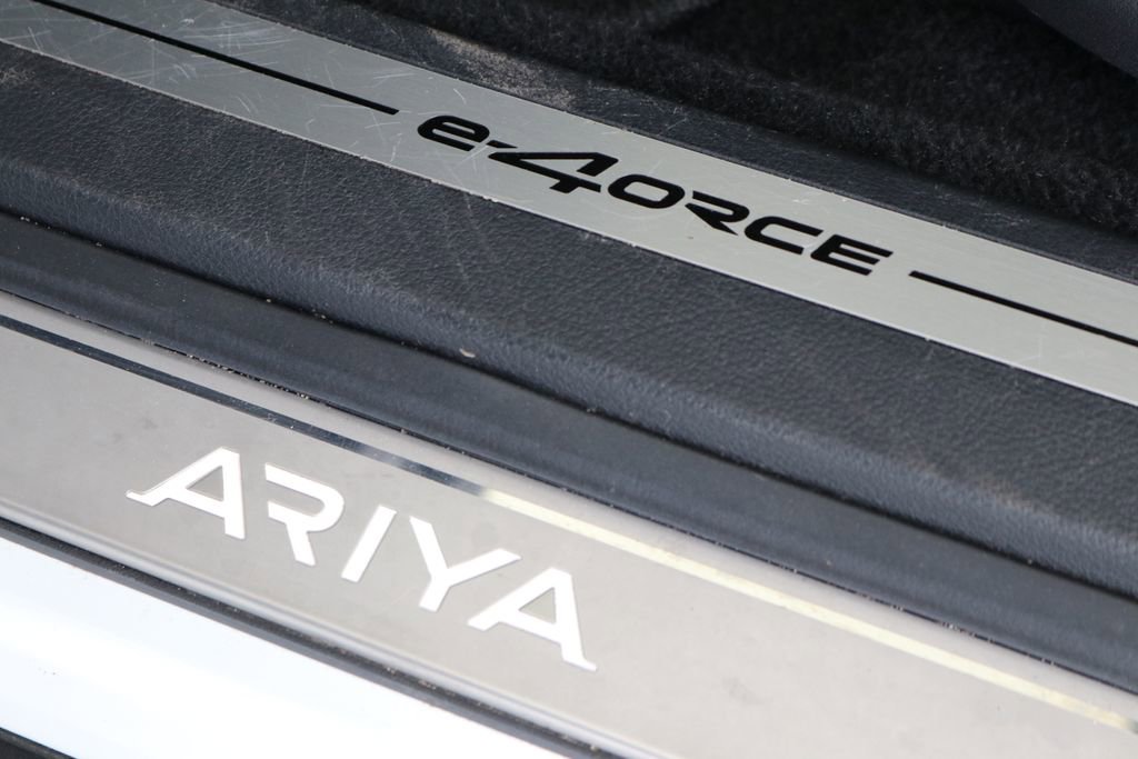 Used 2023 Nissan Ariya AWD image 15