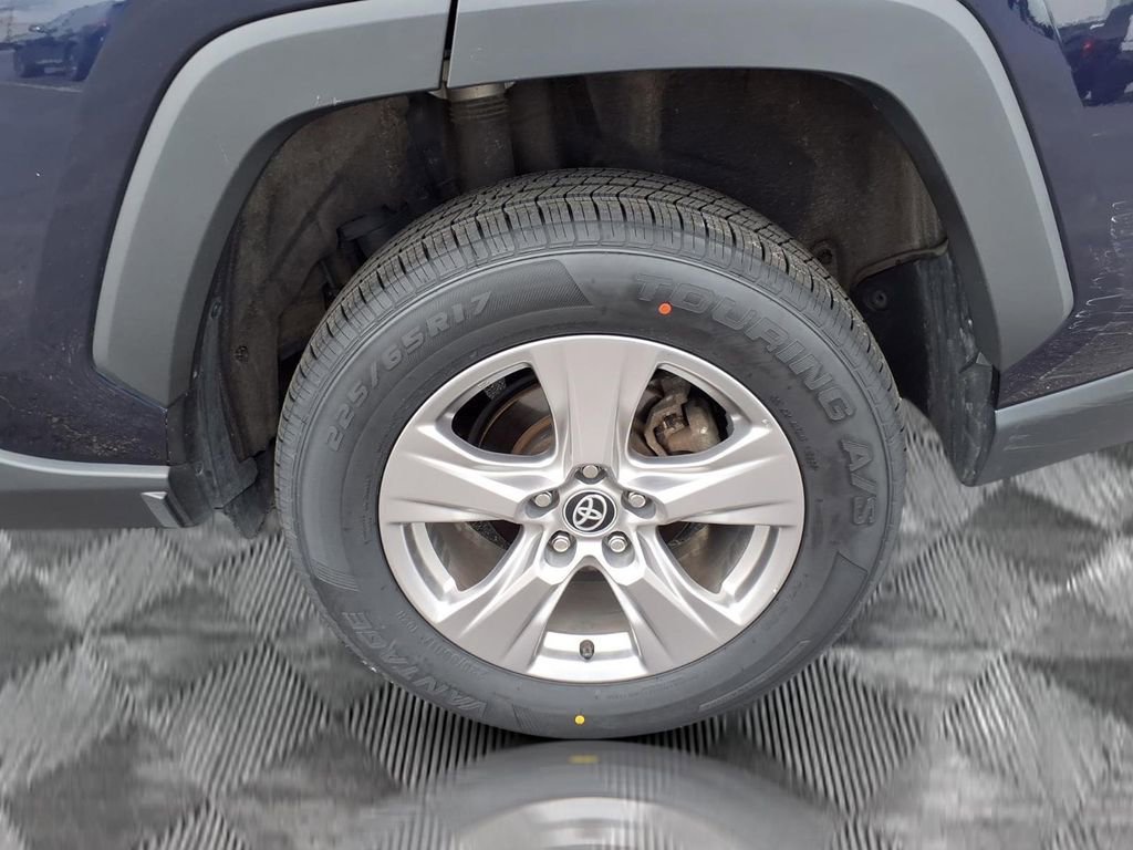 Used 2024 Toyota RAV4 XLE FWD image 21