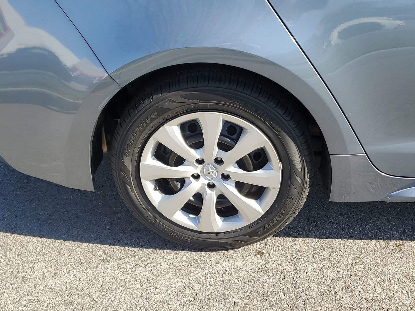 Certified 2021 Toyota Corolla LE w/ Carpet Mat Package (TMS) image 5