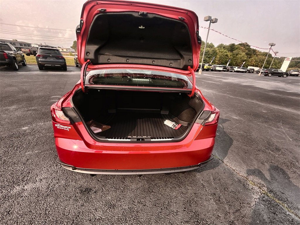 New 2025 Toyota Camry SE w/ Convenience Package image 30