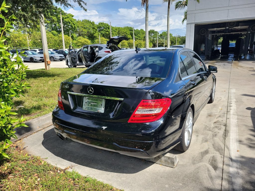Used 2012 Mercedes-Benz C 250 Sedan image 8