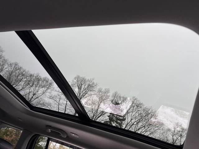 Used 2023 Jeep Grand Cherokee Limited image 18