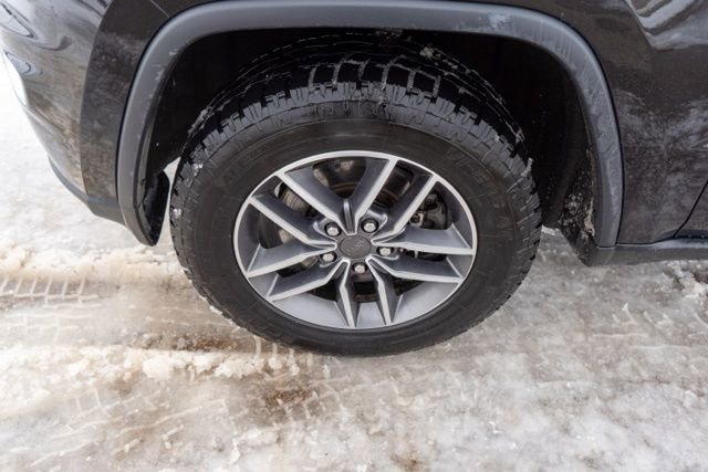 Used 2021 Jeep Grand Cherokee Limited w/ Trailer Tow Group IV image 12