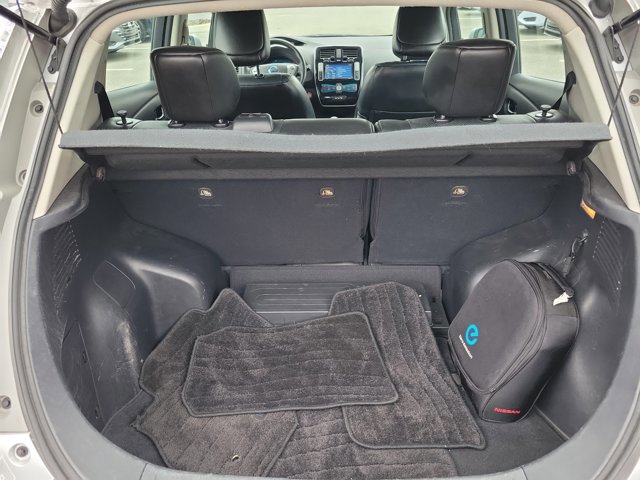 Used 2015 Nissan Leaf SL w/ Premium Package image 9