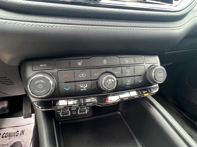 Used 2022 Dodge Durango GT image 17