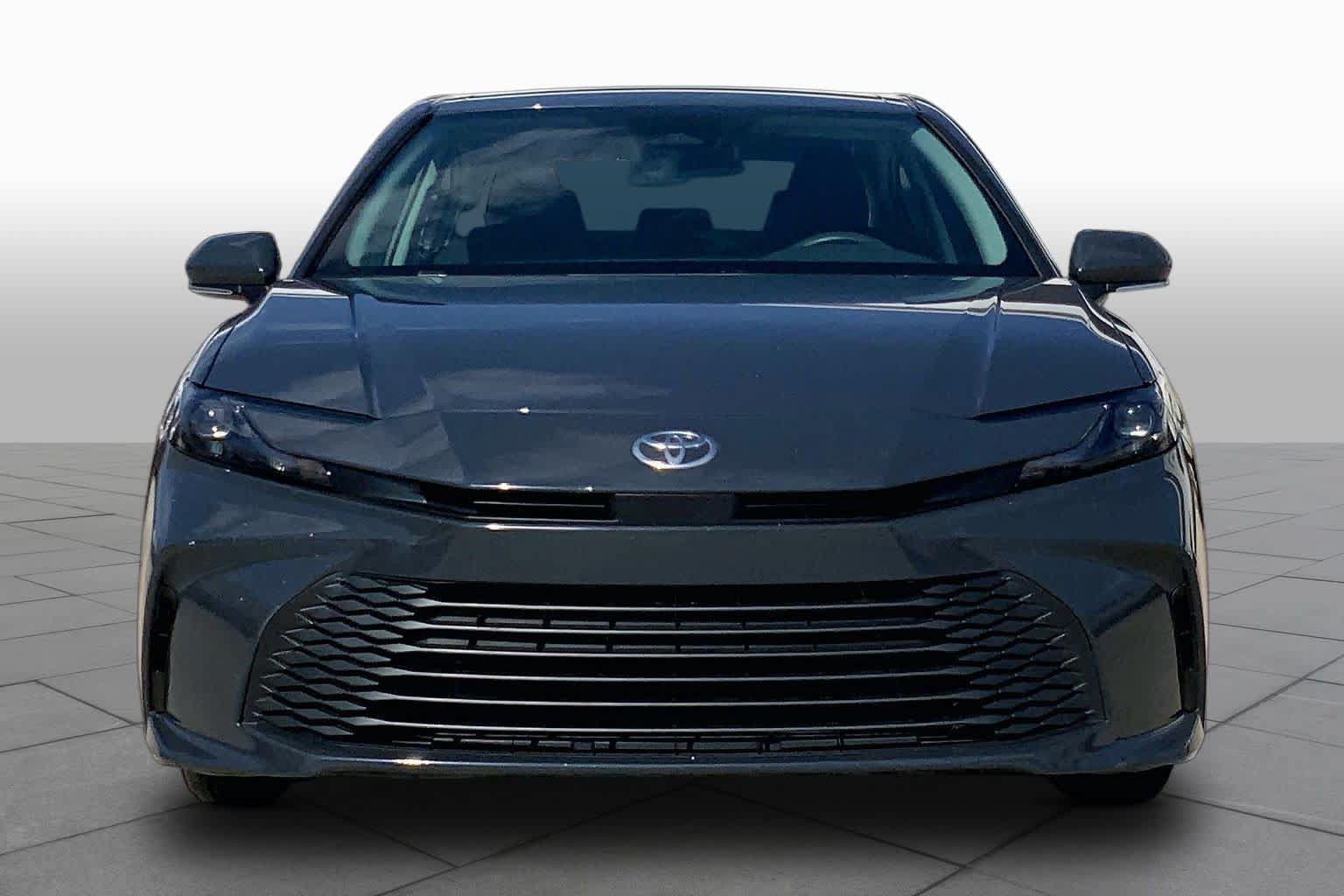 Used 2025 Toyota Camry LE FWD image 4