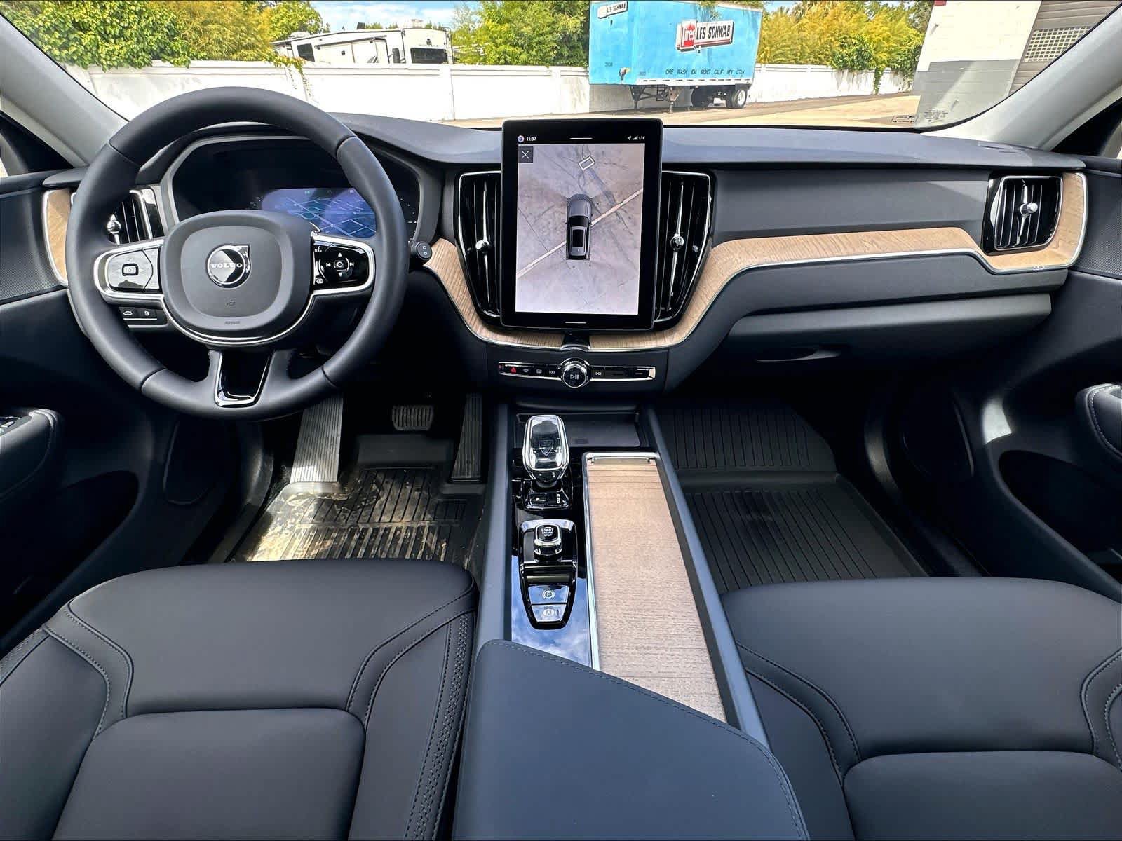 New 2026 Volvo XC60 T8 Plus AWD/4WD image 7